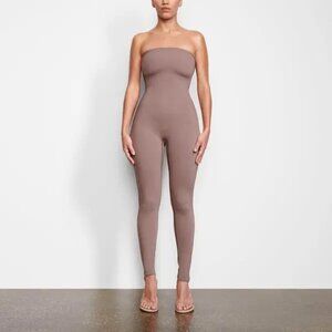 NWT SKIMS All In One Strapless Onesie Catsuit Bodysuit Umber Brown Size XS